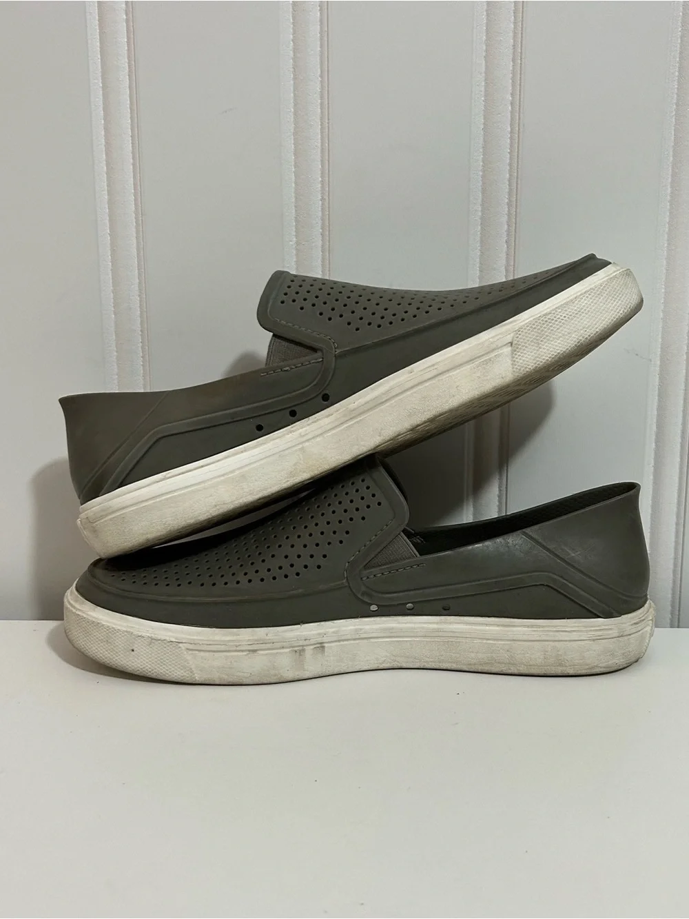 Crocs citilane roka grey perforated slip on